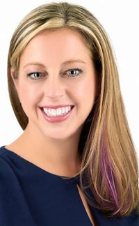 02-2022-Sarah Telow-Headshot-0002